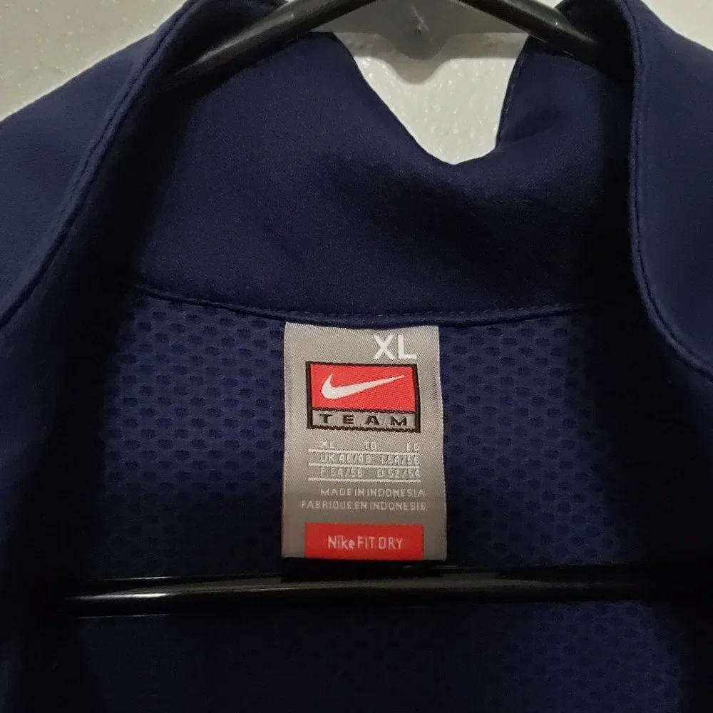 Nike 1/2 Zip Long Sleeve - Picture 6 of 6